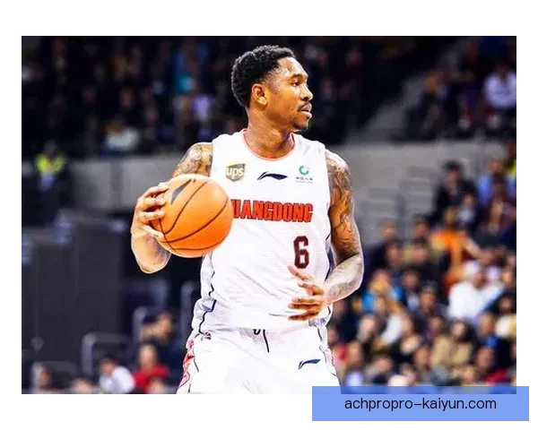 马尔蒂尼战术智慧在球队防守中的重要性与应用解析